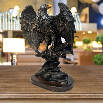 Majestic Eagle Rasin Statue - thebens