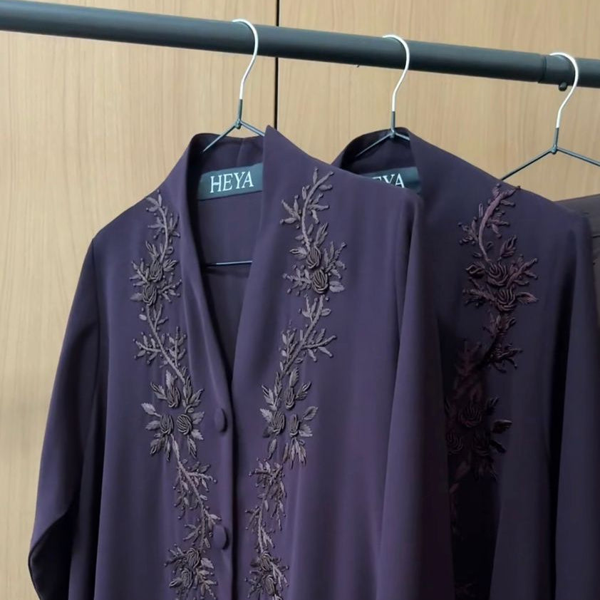 HEYA Swan Abaya and Headscarf – Deep Purple Embroidered